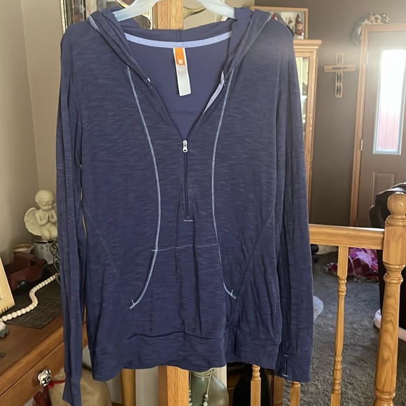 Lucy 3/4 zippered top - size small - Picture 1 of 4